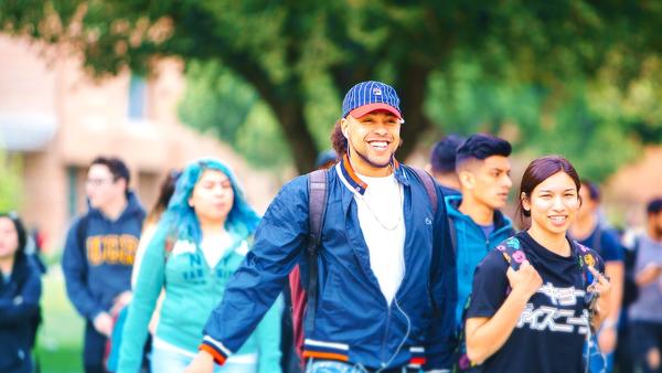 UCR Students walking on campus in between classes.